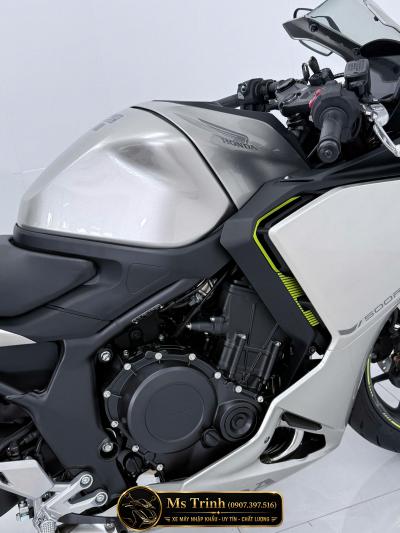 Honda CBR500R Four 2026 màu đỏ Chất thể thao bùng nổ đầy khác biệt