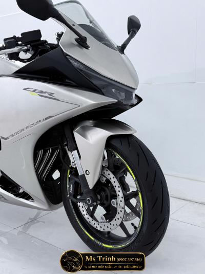 Honda CBR500R Four 2026 màu đỏ Chất thể thao bùng nổ đầy khác biệt