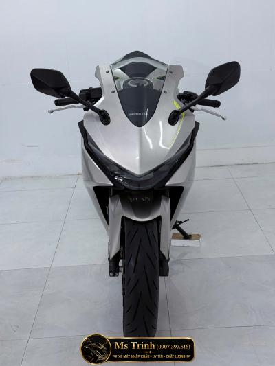 Honda CBR500R Four 2026 màu đỏ Chất thể thao bùng nổ đầy khác biệt