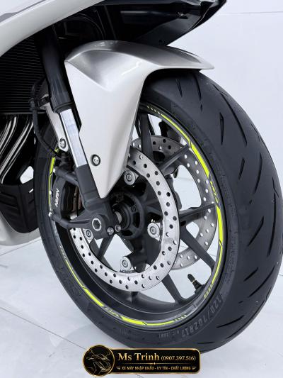 Honda CBR500R Four 2026 màu đỏ Chất thể thao bùng nổ đầy khác biệt