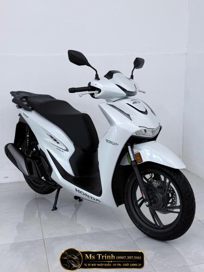 Honda SH150i Special Edition HMR nhập Ý màu bạc và trắng giá mới nhất ngày 15/07/2026 chỉ 215 triệu