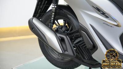 Honda SH150i Ý xám bạc 2027 Sắc bạc thanh lịch, nổi bật với bộ tem vàng