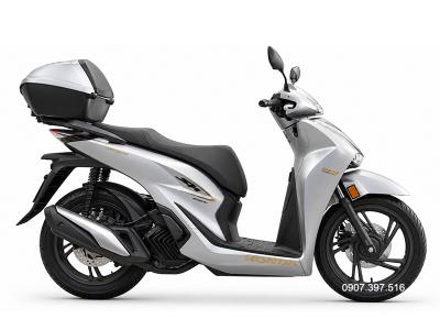 Honda SH150i Ý xám bạc 2027 Sắc bạc thanh lịch, nổi bật với bộ tem vàng