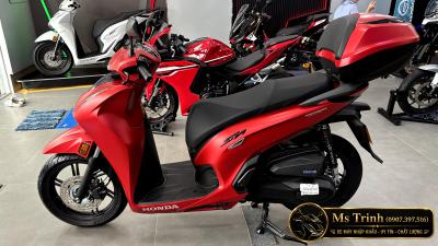 Honda SH350i Sporty Màu Đỏ 2026 Nhập Ý – Khi Một Màu Sơn Cũng Có Thể Thay Đổi Thần Thái Của Cả Chiếc Xe