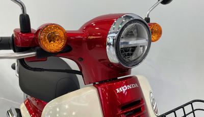 Honda Super Cub 110 màu đỏ nhập khẩu Thái Lan