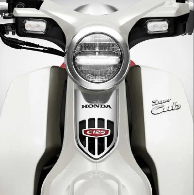 Honda Super Cub C125 Custom Edition 2025 màu trắng Thái Lan