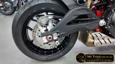 Italjet Dragster 700 Twin màu đỏ – Khung đỏ, áo đen và một diện mạo không dành cho số đông