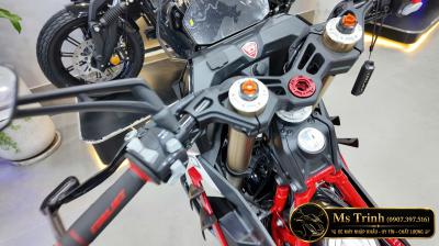 Italjet Dragster 700 Twin màu đỏ – Khung đỏ, áo đen và một diện mạo không dành cho số đông