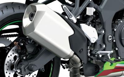 Kawasaki Ninja ZX25R SE 2023 Mới, Động Cơ  4 Xi Lanh