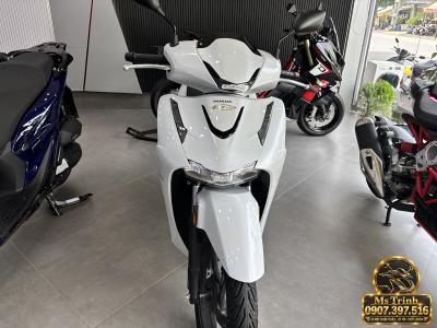 SH150i Ý 2027 màu trắng - Phiên bản mới nhập chính ngạch, giá tốt