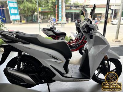 SH150i Ý 2027 màu trắng - Phiên bản mới nhập chính ngạch, giá tốt