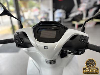 SH150i Ý 2027 màu trắng - Phiên bản mới nhập chính ngạch, giá tốt