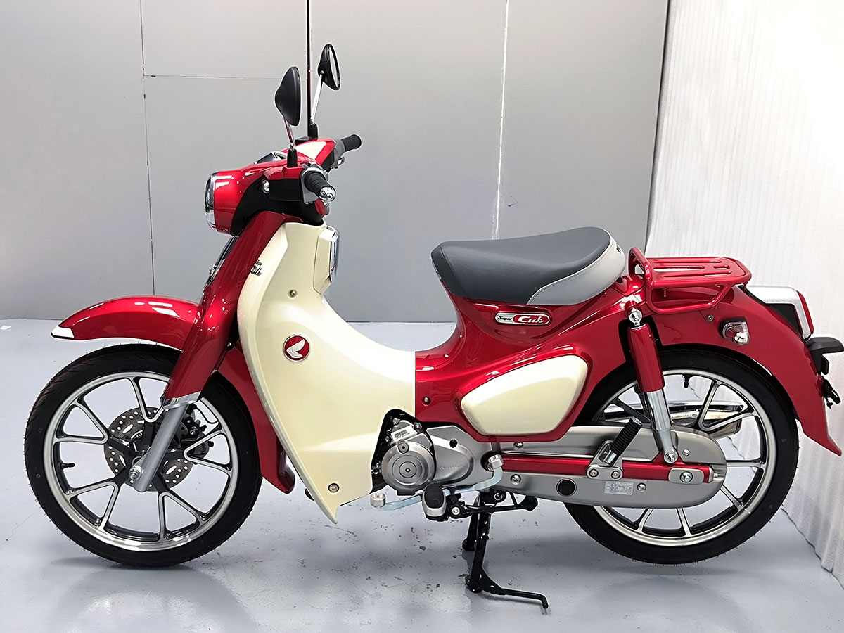 Honda Cub C125 ABS 2024 nội địa Nhật màu đỏ