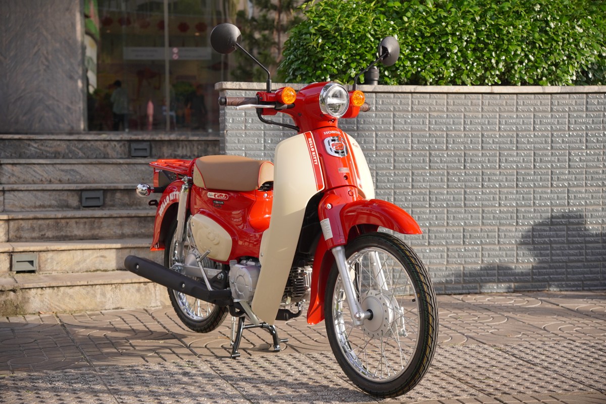Honda Super Cub 50 Hello Kitty nhập khẩu Nhật Bản 