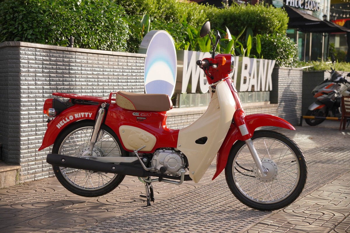 Honda Super cub 50 hello Kitty số lượng vỏn vẹn 200 chiếc