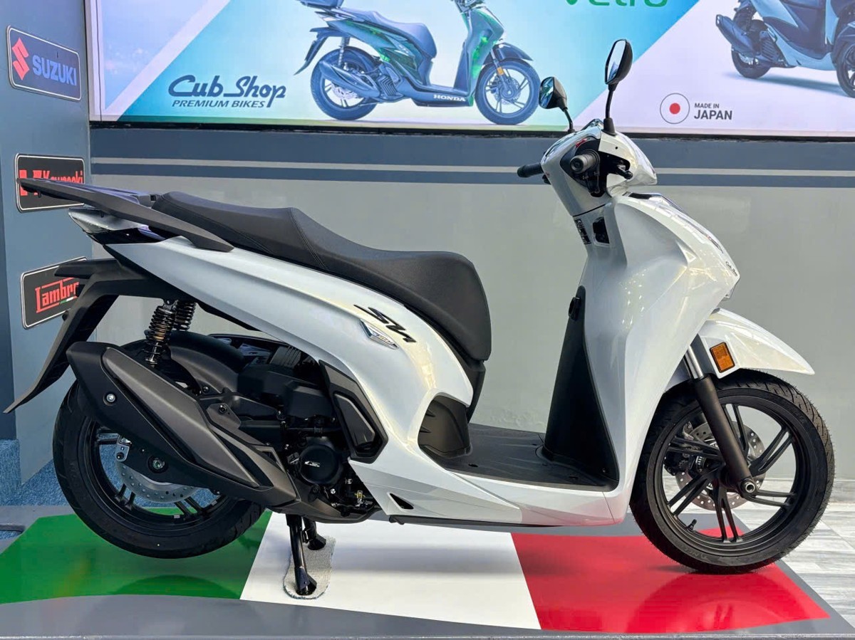 Honda Sh350i màu trắng ngọc trai