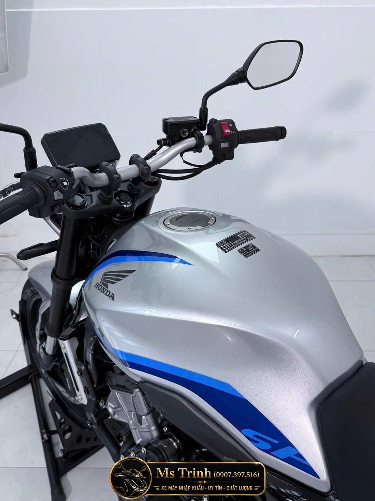 giá Honda CB500SF Super Four 2026 là 285 triệu đồng được xem là rất hấp dẫn