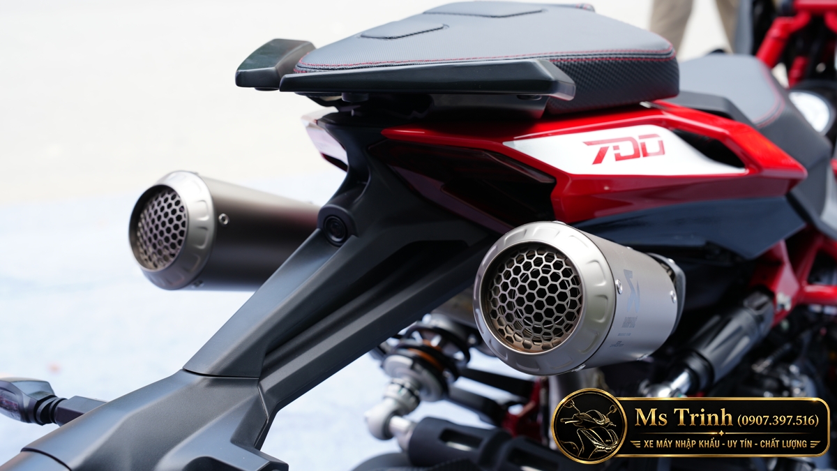 428 triệu cho Italjet Dragster 700: đắt nhưng có lý do để tồn tại