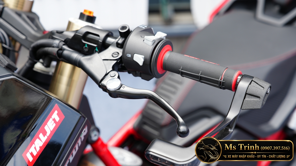 Italjet Dragster 700 giá 428 triệu có đáng không? Một chiếc xe không dành cho số đông