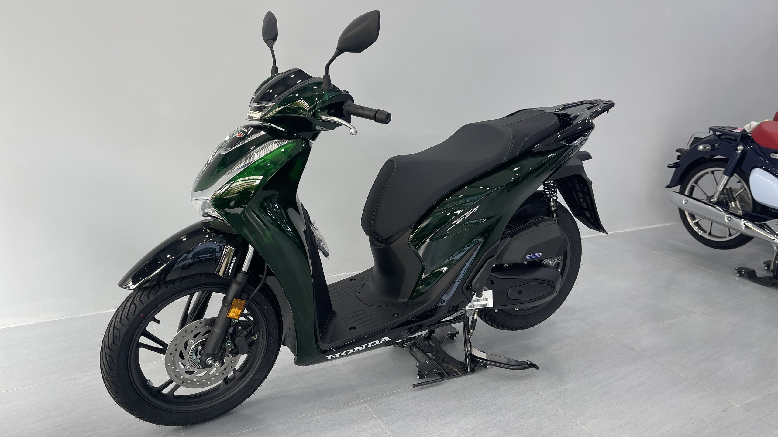So sánh sự khác biệt giữa SH 150 bản đặc biệt và bản thường tại Bắc Giang