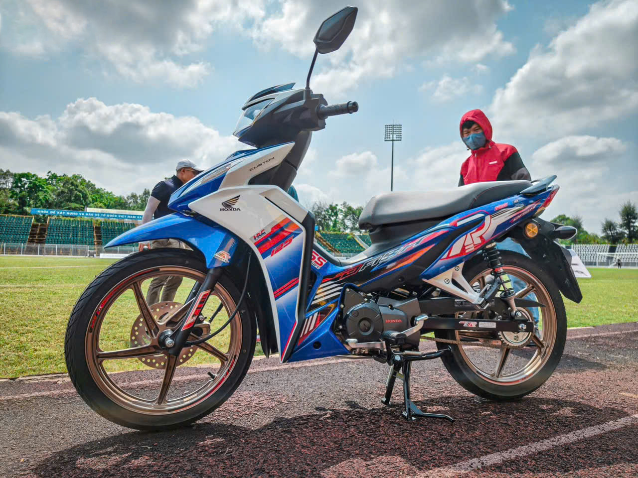 Hình ảnh thực tế tại sự kiện ra mắt Dash 125 2026 tại Cần Thơ ngày 10/04/2026 Hình ảnh thực tế tại sự kiện ra mắt Dash 125 2026 tại Cần Thơ ngày 10/04/2026