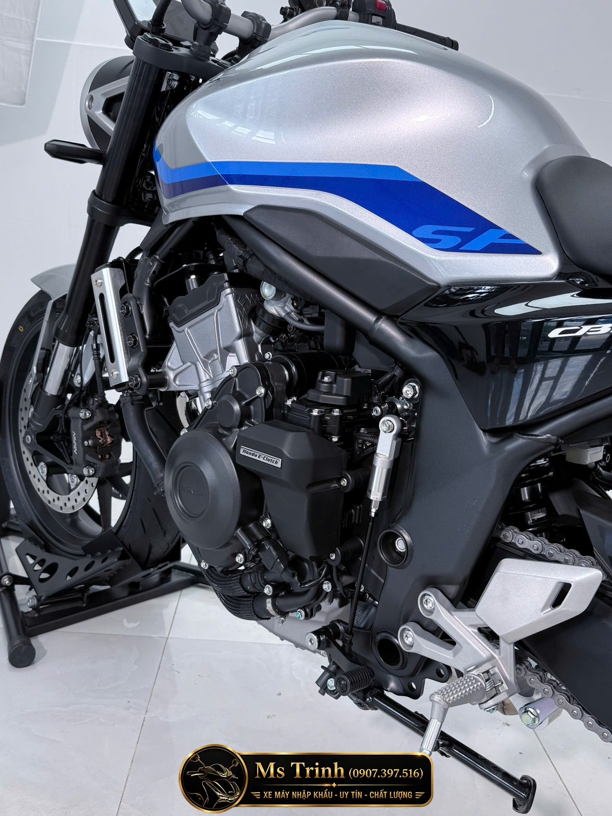 Giá Honda CB500SF Super Four 2026 đầu tiên về Việt Nam chỉ 285 triệu